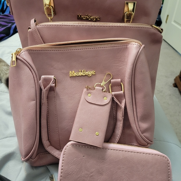 Purse - Picture 1 of 2